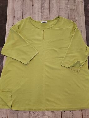 Avenue Light Lime Green Keyhole Tunic 🍋